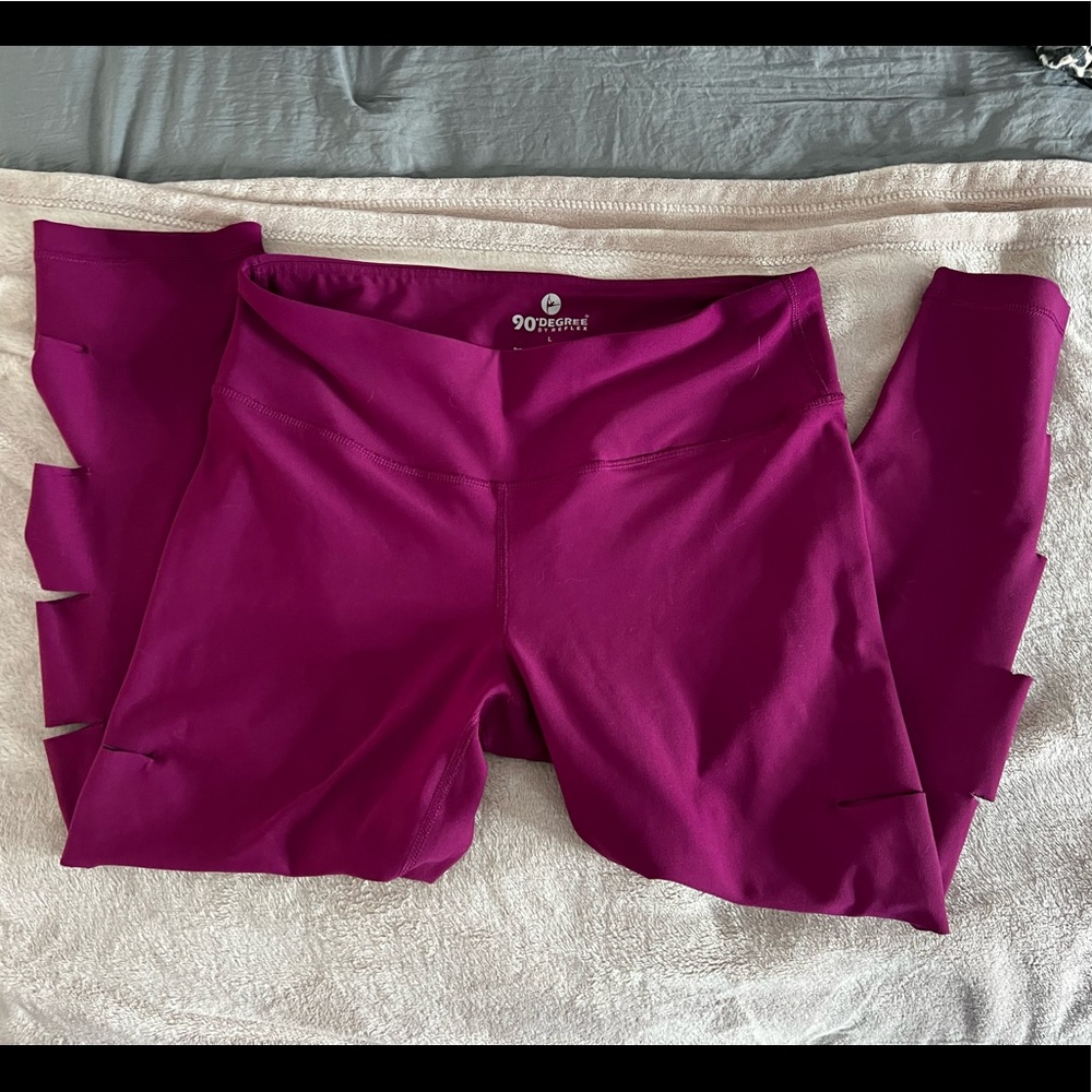 90 Degree Dark Pink Capri Length Leggings